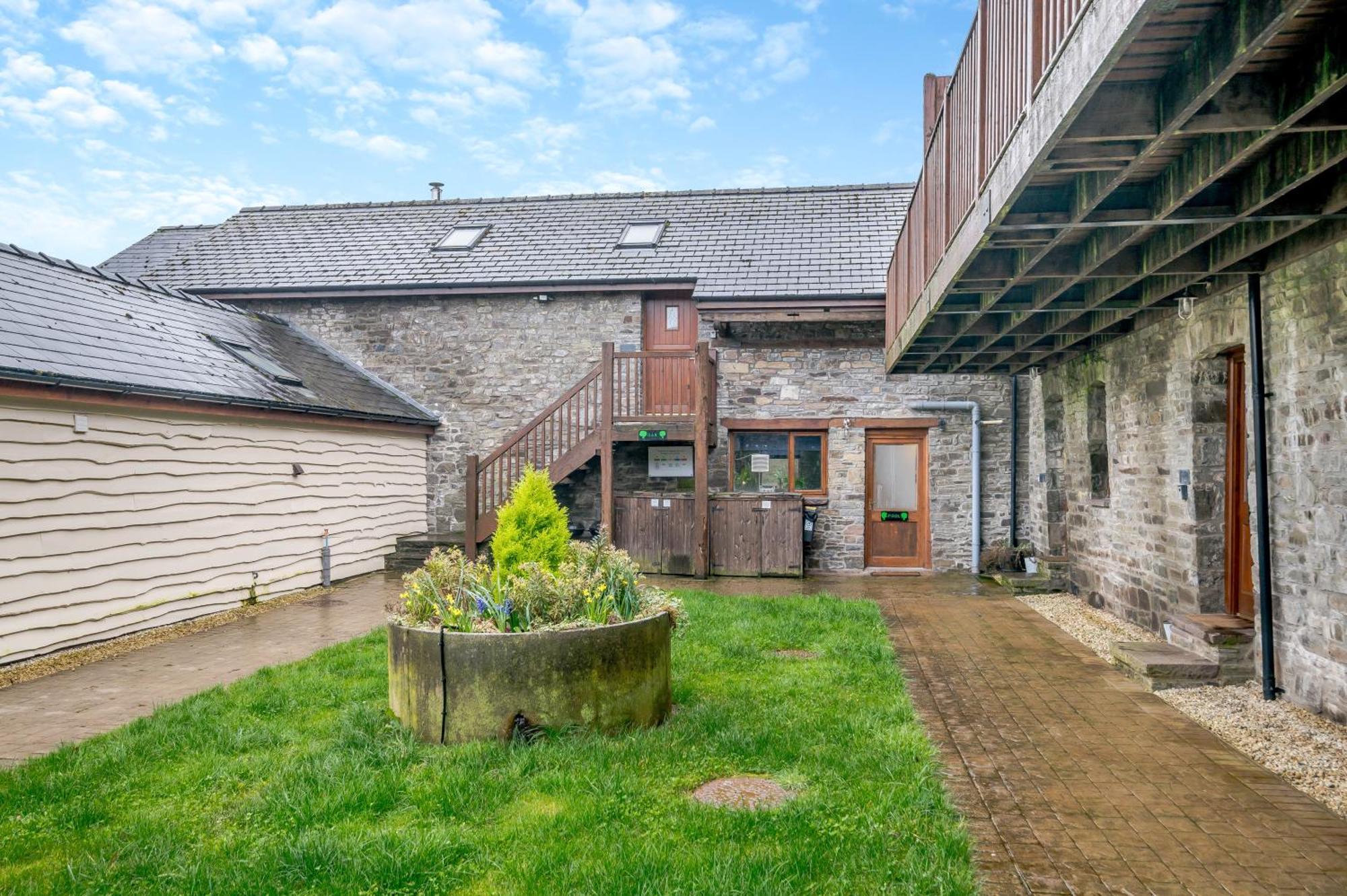 Vale Farm Cottages Brecon Extérieur photo